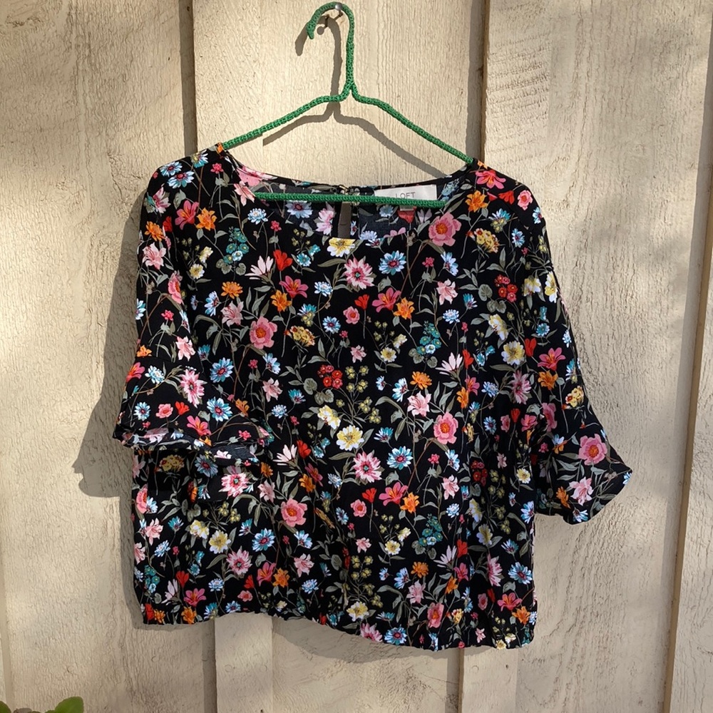 Floral Flutter Sleeve Top 🌺🌼
